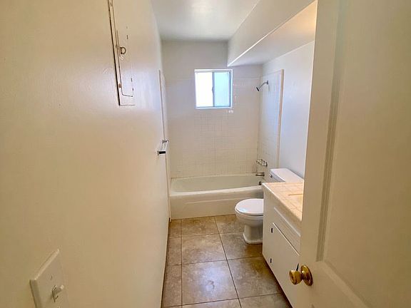 5th image of 4401 Columbus St Unit 2