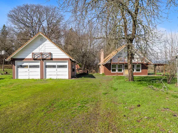 200 Sierra Dr, Eagle Pt, OR 97524