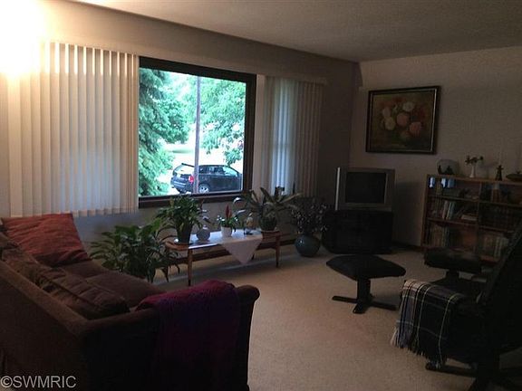 4th image of 908 S Hopkins St