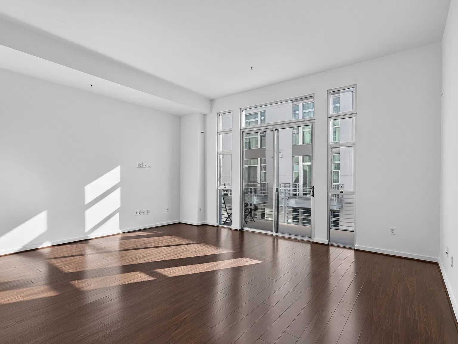 Studio, 650 sqft, $2,550 — Photo 4