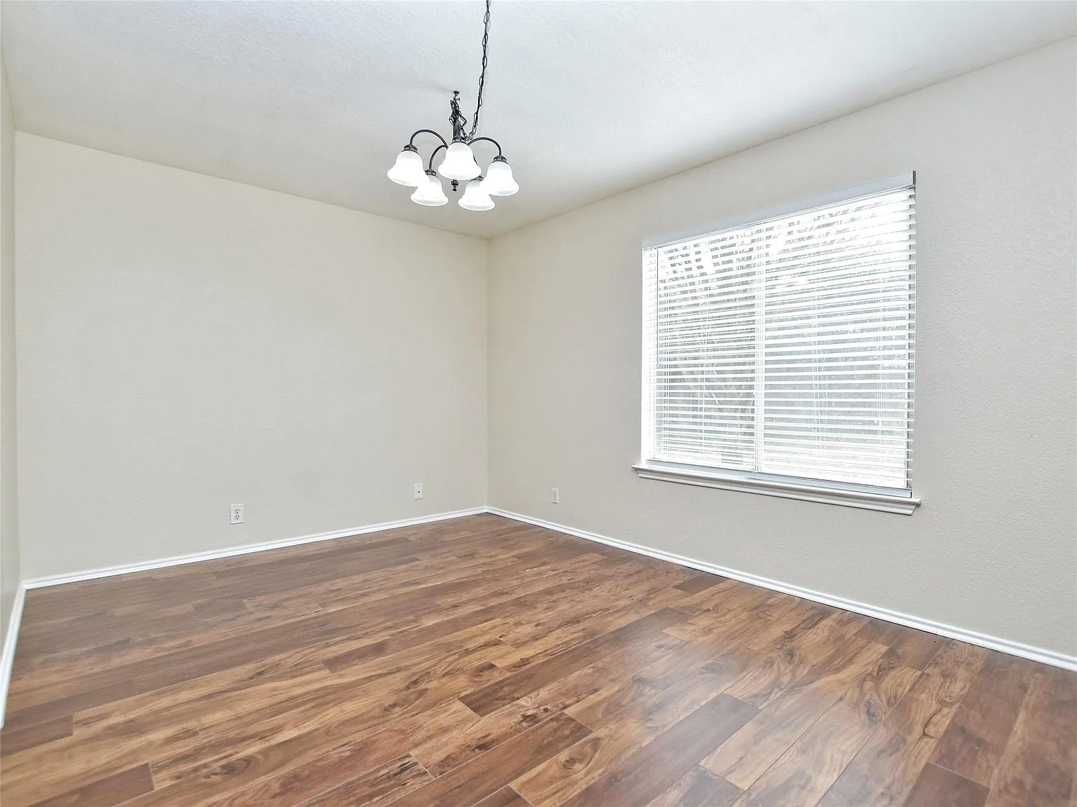 3 bed, 2.5 bath, 2143 sqft, $1,995 — Photo 4