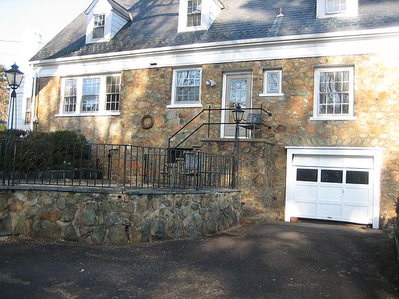3rd image of 180 S Almond St