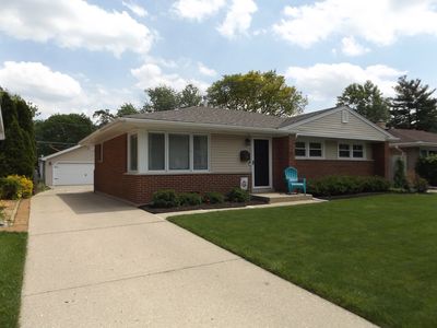 517 N Pine St, Mount Prospect, IL, 60056