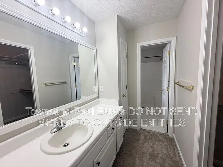 2012 Fig Ct — Photo 16