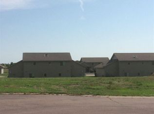 300 Copper Village Cir, Mankato, MN 56001