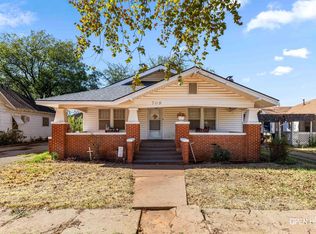 709 N Waggoner St, Electra, TX 76360