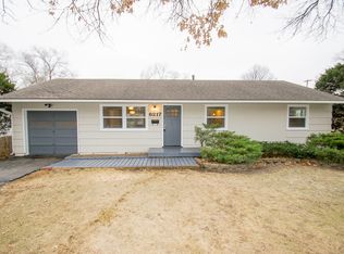 6217 W 77th St, Prairie Village, KS 66208