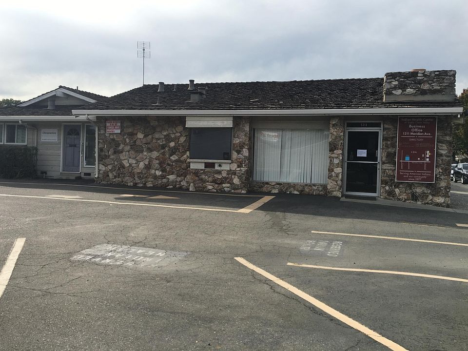 1st image of 1610 Westwood Dr #3