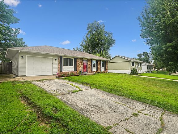 2nd image of 6704 Idlebrook Ln NE