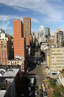 4th image of 16 E 71st St #3A
