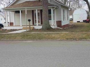 628 S Riverside Dr, Winamac, IN 46996