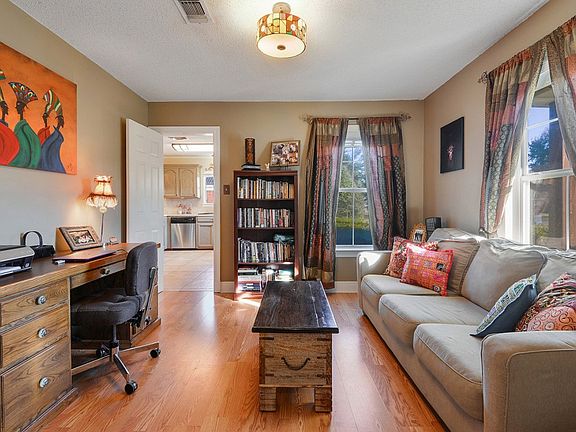 5th image of 5553 Deanne Marie Dr