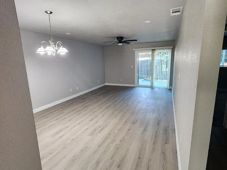 1823 Oakdale Rd — Photo 2
