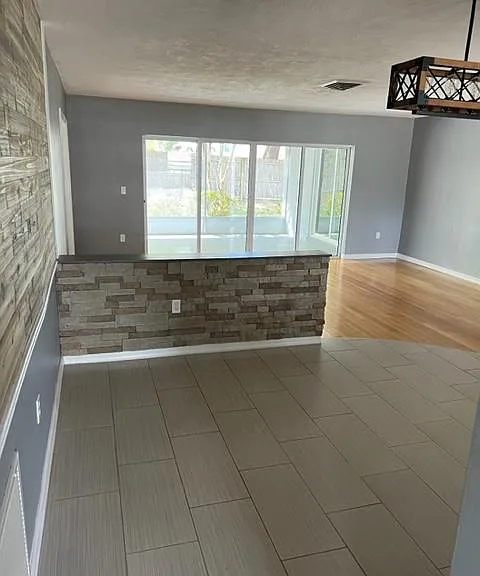 208 Talley Dr — Photo 2