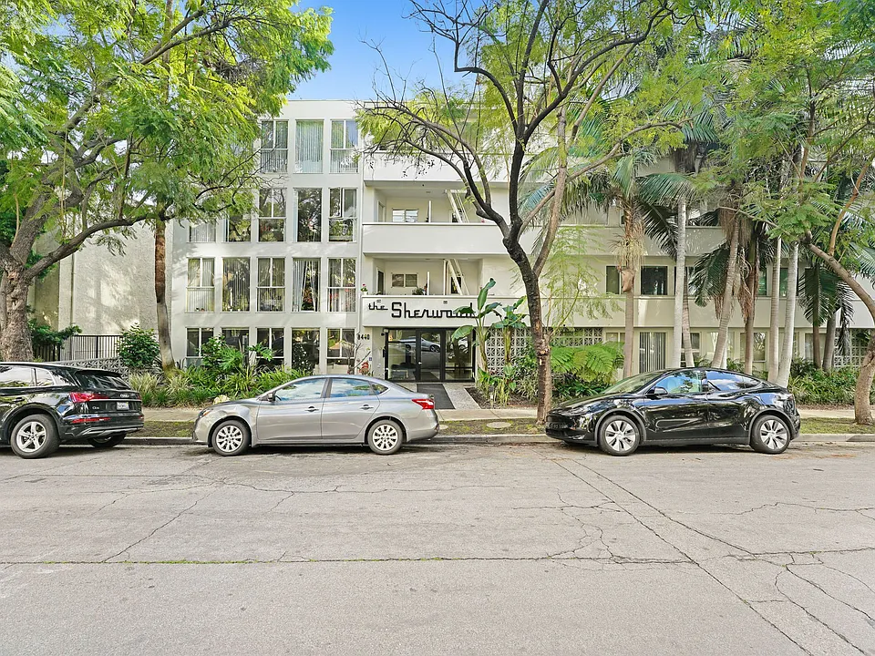 Building Photo 3