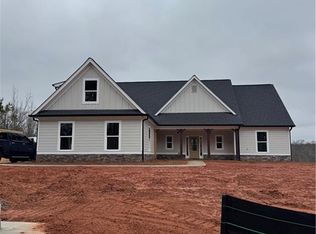 647 Fairview Rd, Pendergrass, GA 30567