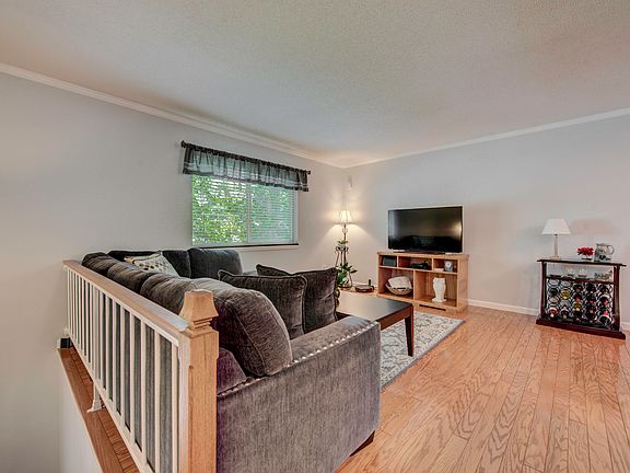 4th image of 1849 Dunraven Dr