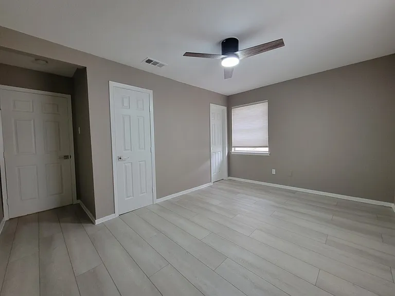 4724 Laurel Ln — Photo 6