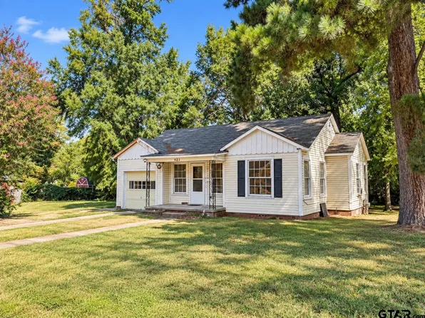 421 Larry Dr, Longview, TX 75602