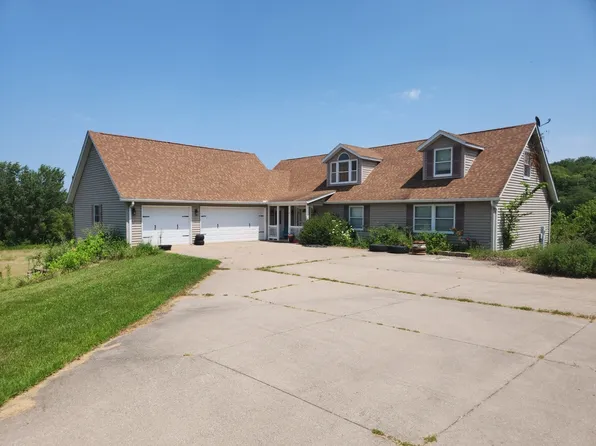 2 Colona Hts, Colona, IL 61241