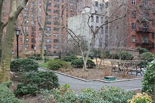 Sold by Corcoran | media 24