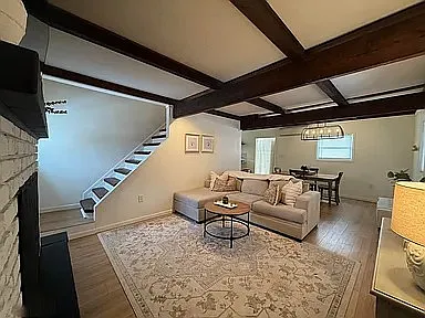 28 Cedarwood Ter — Photo 4