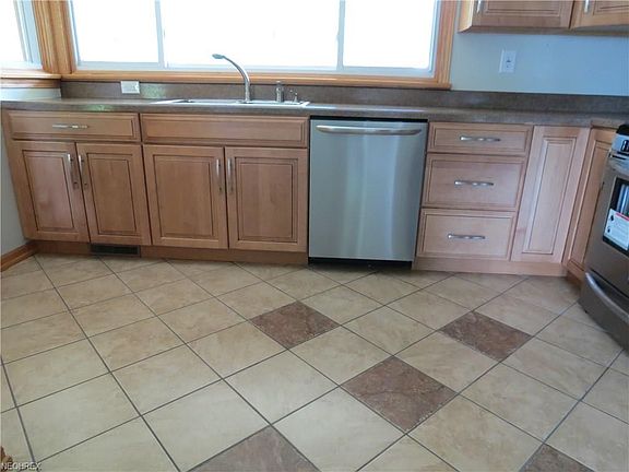 4th image of 607 Knollwood Dr