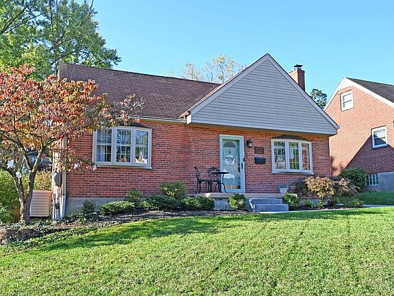 2nd image of 293 W Crest Dr
