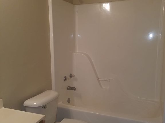5th image of 1007 E 10th Ave