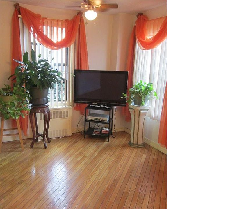 1st image of 2835 Webb Ave APT 2E