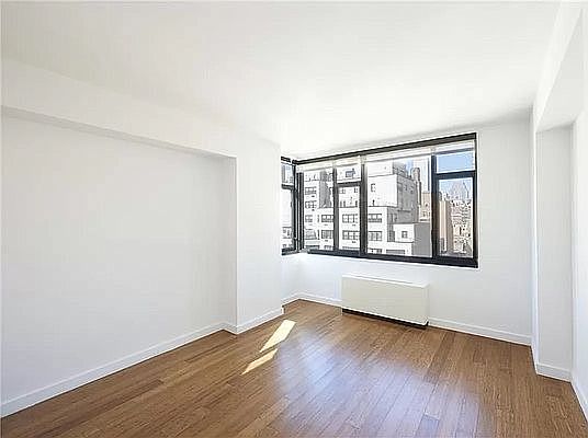 4th image of 200 E 39th St APT 16A