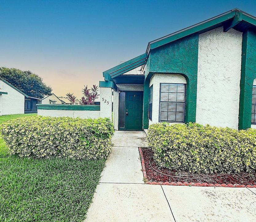 1st image of 525 SW Sara Blvd