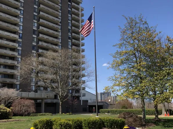 1800 Old Meadow Rd APT 321, Mc Lean, VA 22102