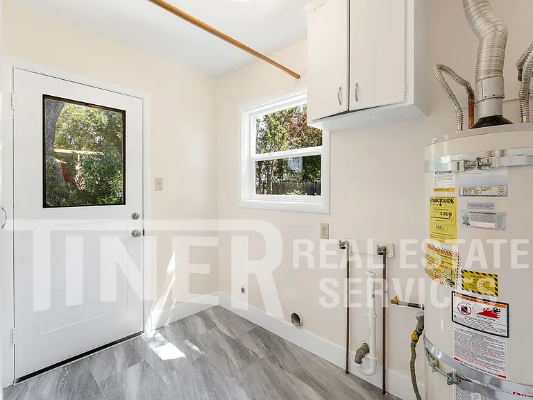 541 Sandburg Dr — Photo 21