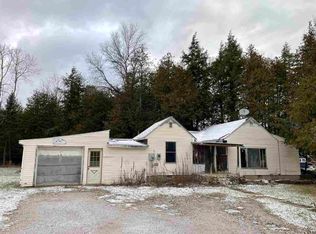 6346 Pickerel Lake Rd, Petoskey, MI 49770