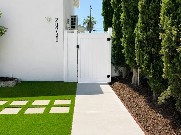 20730 Stagg St, Winnetka, CA 91306