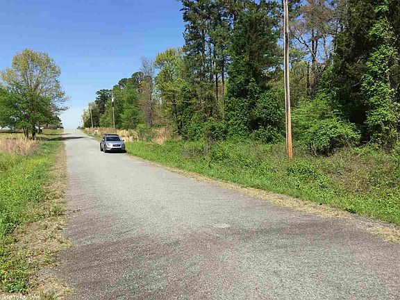4th image of 305 Creekside Dr
