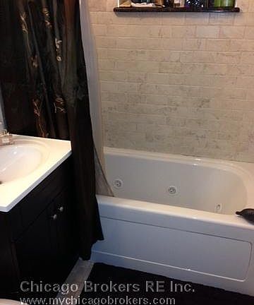 5th image of 3445 N Wolcott Ave