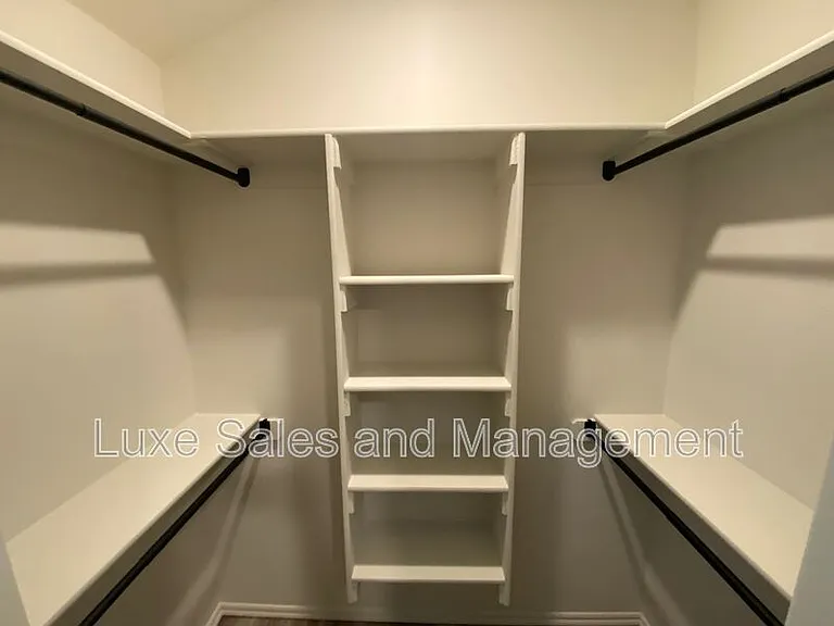 8000 NW 110th Dr — Photo 29