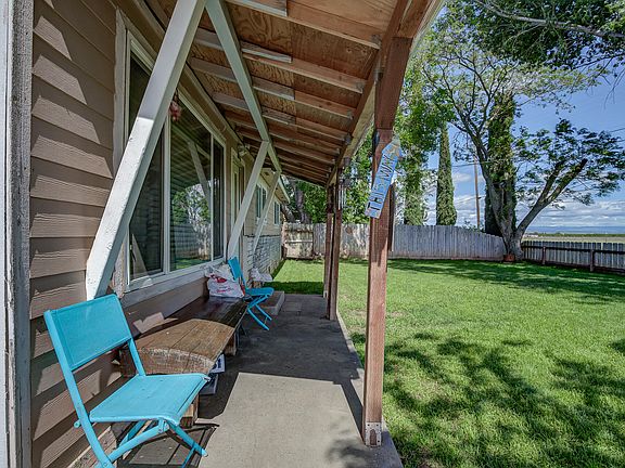 2nd image of 21618 Sacramento Ave
