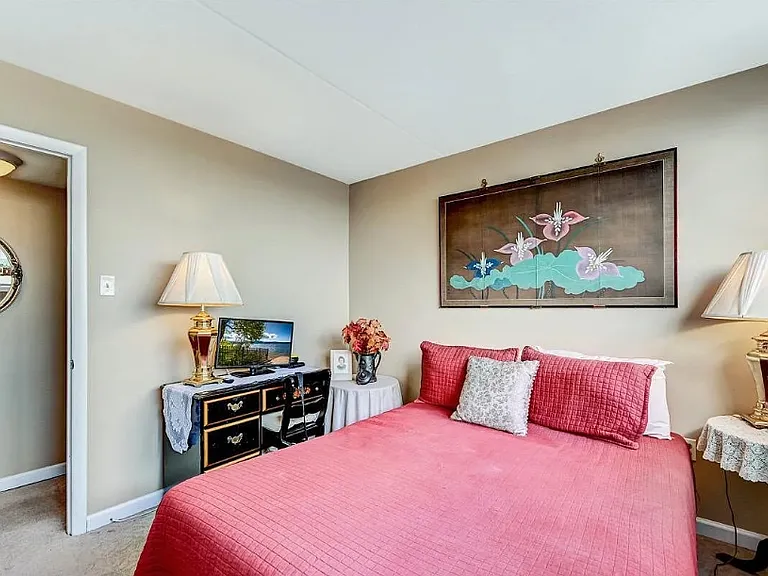 220 Linden St #807 — Photo 2