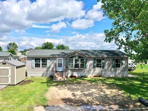 110 River St, Gladstone, ND 58630