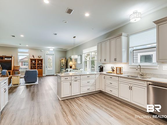 3rd image of 1123 Pink Poppy Ln