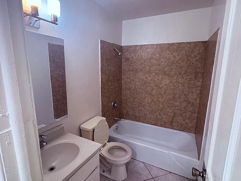 3906 W Virden Dr — Photo 5