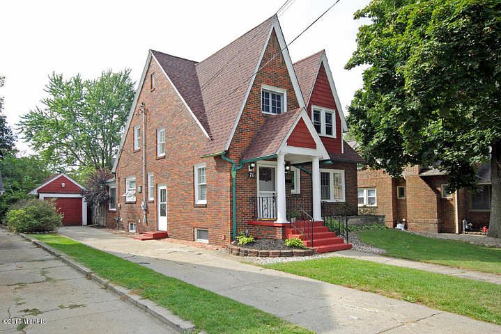 1st image of 76 Woolnough Ave