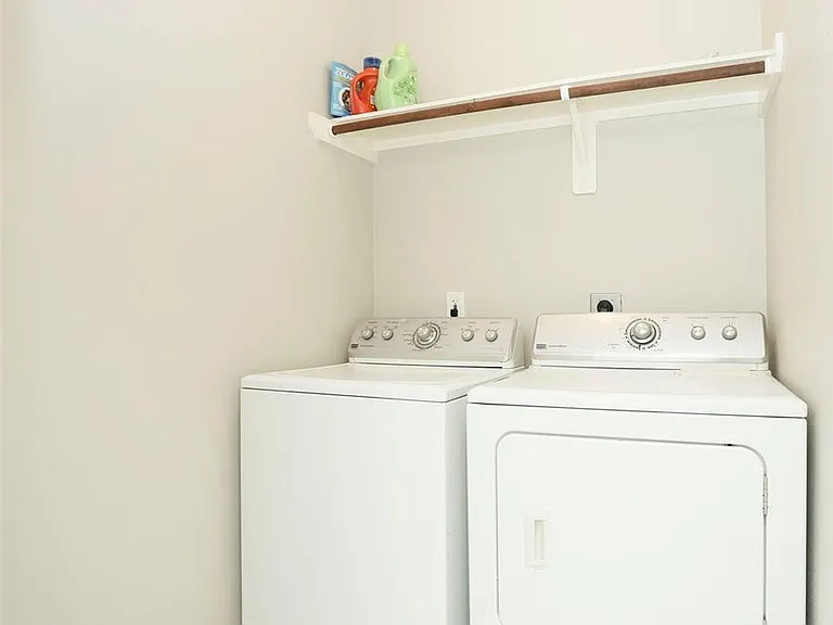 1123 Cloud Croft Ln — Photo 17