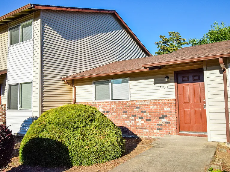 Newly Updated Single Level 2 Bedroom Apt in SE Portland! — Photo 23