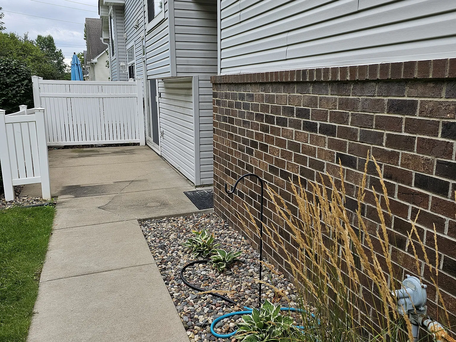 2711 Mallard Dr — Photo 1