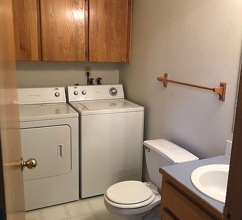 3rd image of 4197 SE Oak St