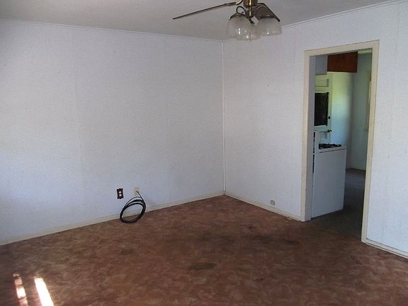 4th image of 2231 NW Pollard Ave